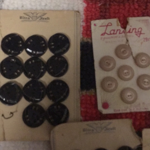 Vintage Buttons - Picture 2 of 5
